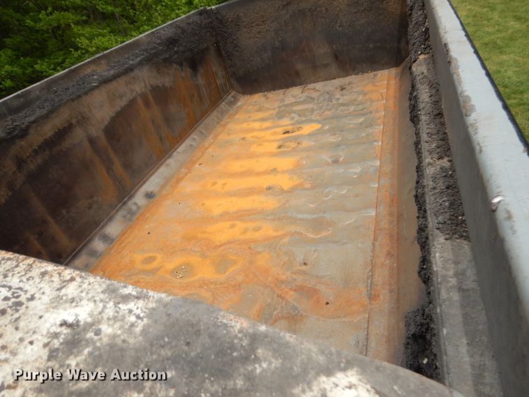 image for item IT9426 1994 White GMC WIA  dump truck