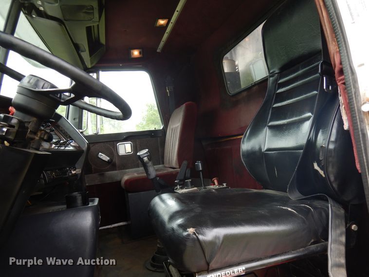 image for item IT9426 1994 White GMC WIA  dump truck