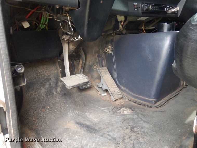 image for item IT9426 1994 White GMC WIA  dump truck