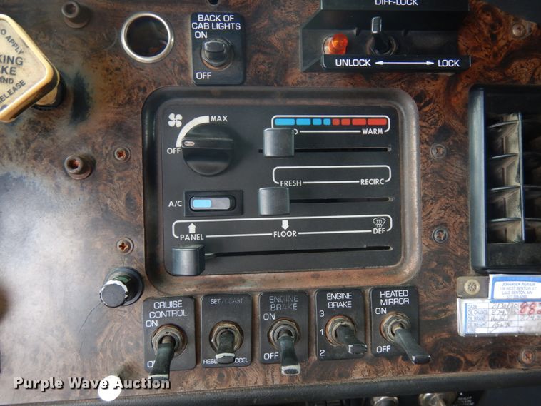 image for item IT9426 1994 White GMC WIA  dump truck