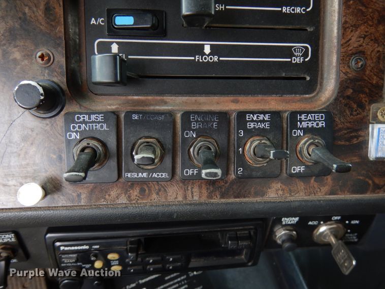 image for item IT9426 1994 White GMC WIA  dump truck