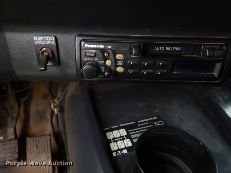 image for item IT9426 1994 White GMC WIA  dump truck