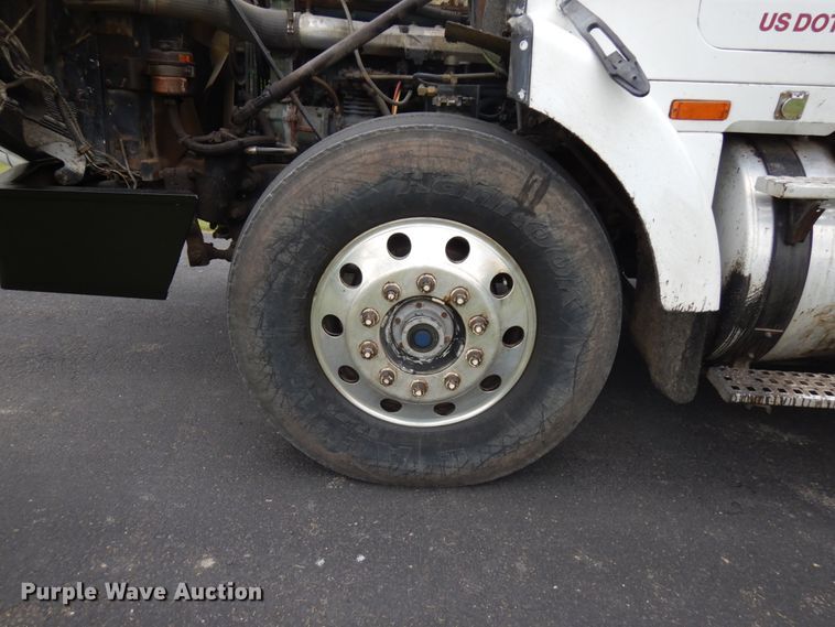 image for item IT9426 1994 White GMC WIA  dump truck