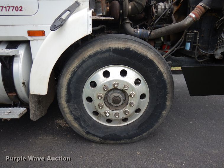 image for item IT9426 1994 White GMC WIA  dump truck