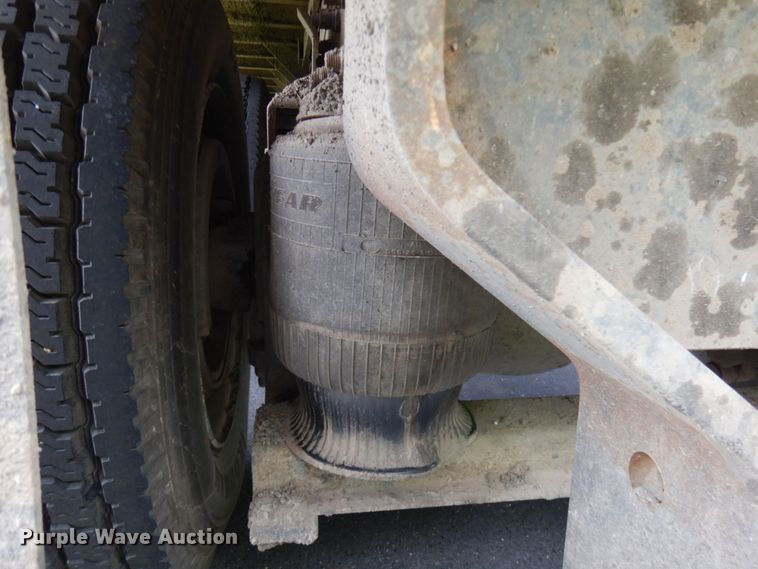 image for item IT9426 1994 White GMC WIA  dump truck