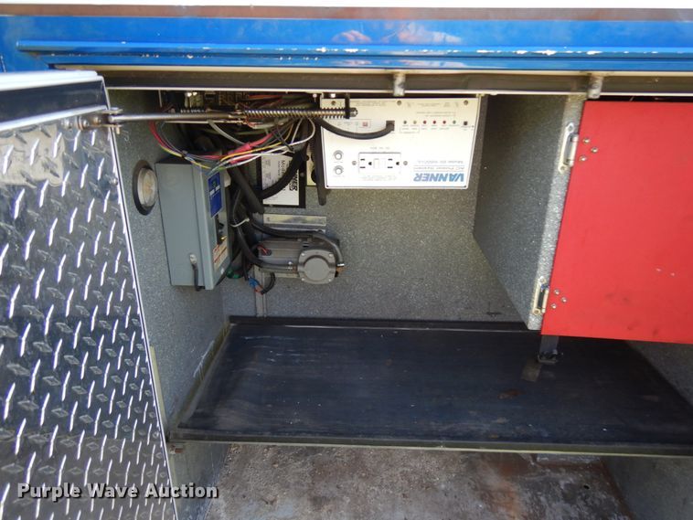 image for item JQ9241 2000 Ford E450 Super Duty  ambulance