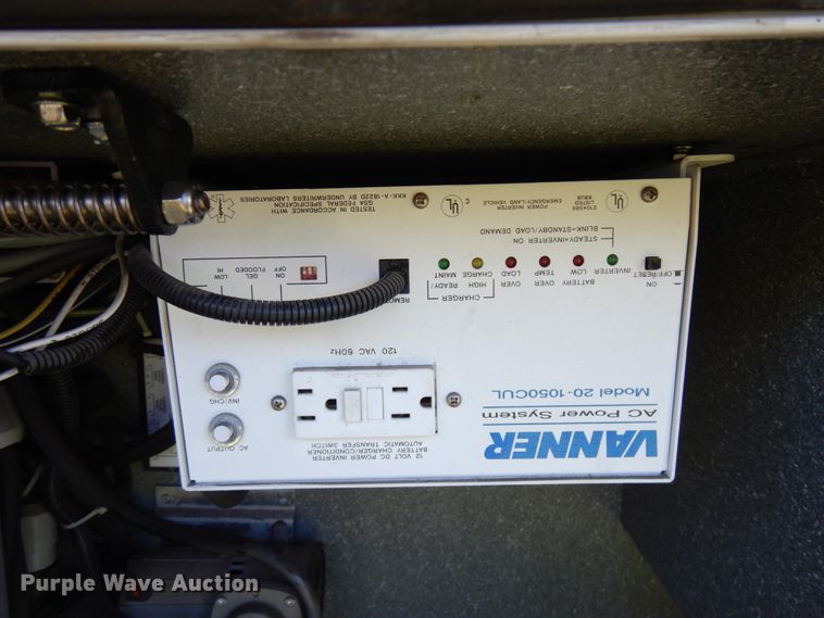 image for item JQ9241 2000 Ford E450 Super Duty  ambulance