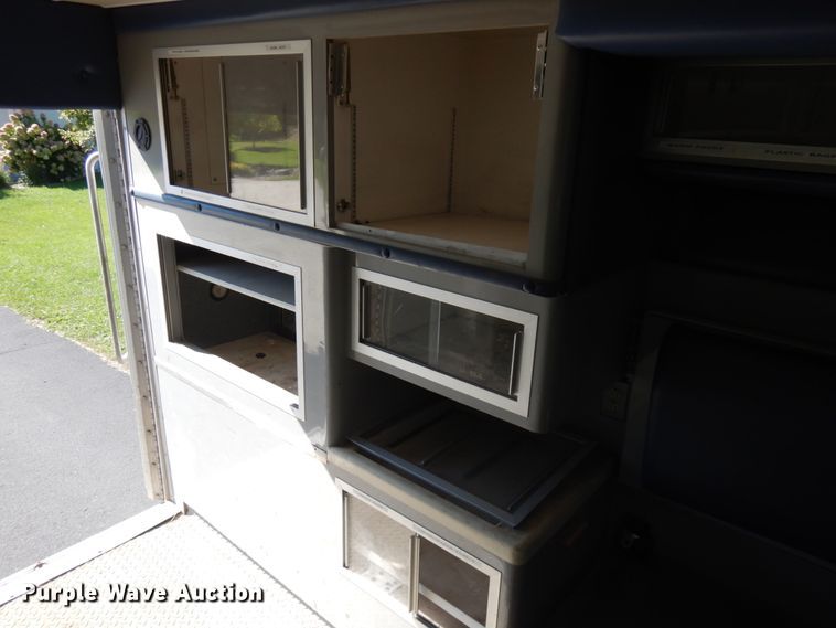 image for item JQ9241 2000 Ford E450 Super Duty  ambulance