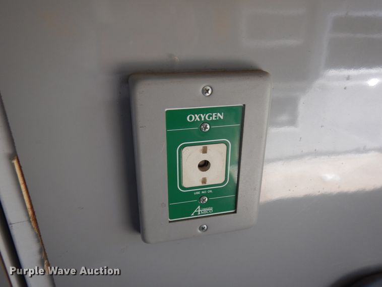 image for item JQ9241 2000 Ford E450 Super Duty  ambulance