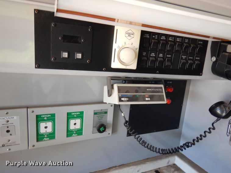 image for item JQ9241 2000 Ford E450 Super Duty  ambulance