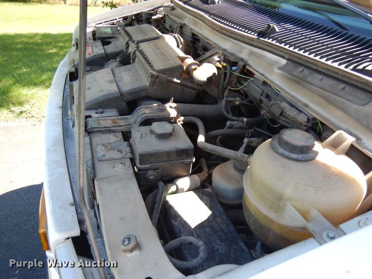 image for item JQ9241 2000 Ford E450 Super Duty  ambulance