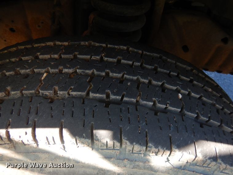 image for item JQ9241 2000 Ford E450 Super Duty  ambulance