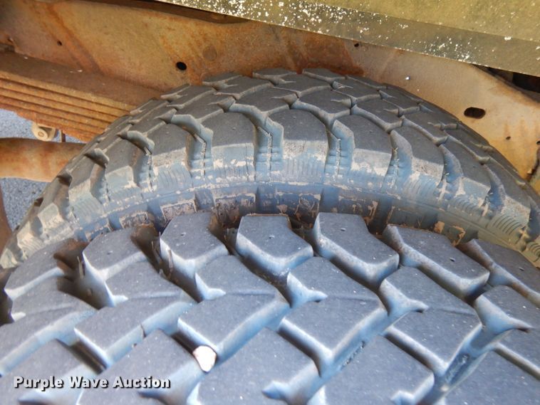 image for item JQ9241 2000 Ford E450 Super Duty  ambulance