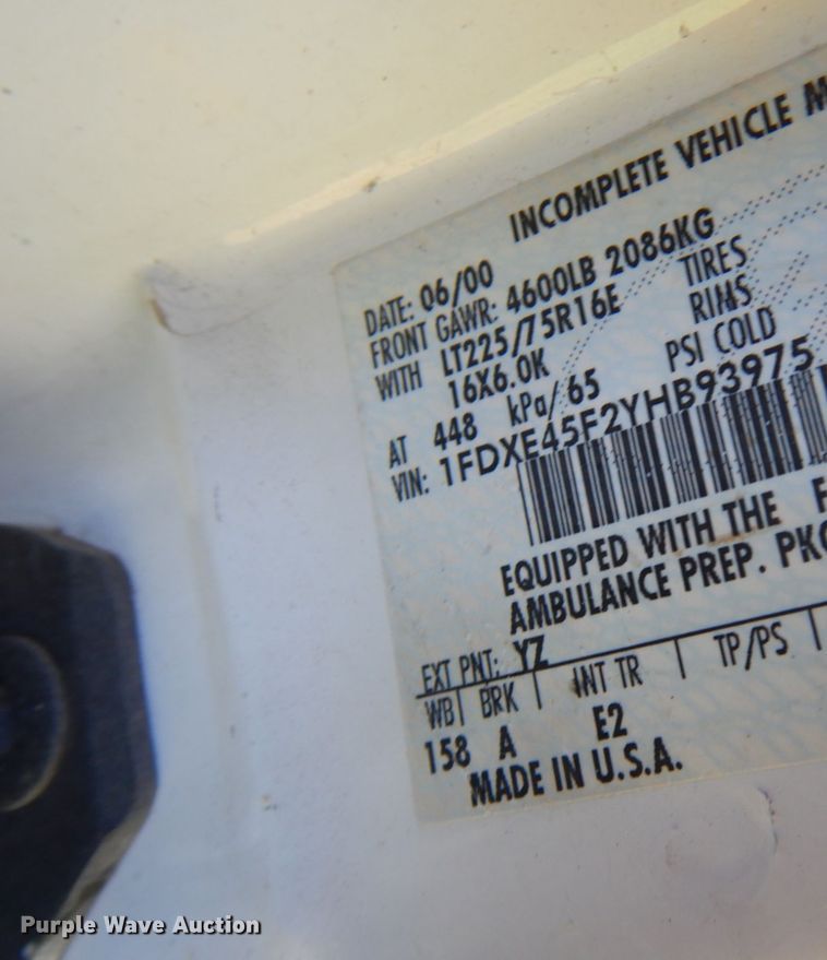 image for item JQ9241 2000 Ford E450 Super Duty  ambulance