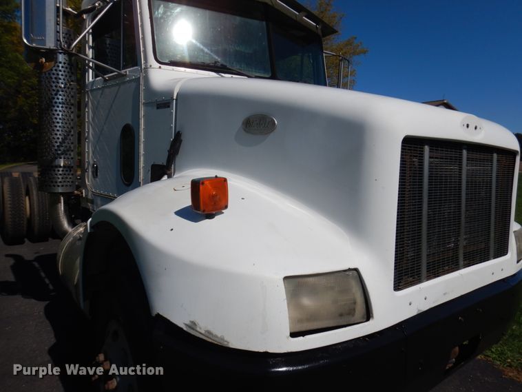 image for item JQ9246 1998 Peterbilt 330  truck cab and chassis
