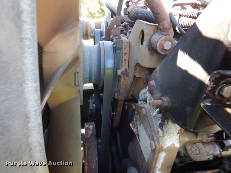 image for item JQ9246 1998 Peterbilt 330  truck cab and chassis