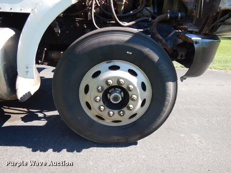 image for item JQ9246 1998 Peterbilt 330  truck cab and chassis