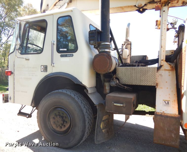 image for item JQ9248 1994 Simon-Duplex 98005-94  bucket truck