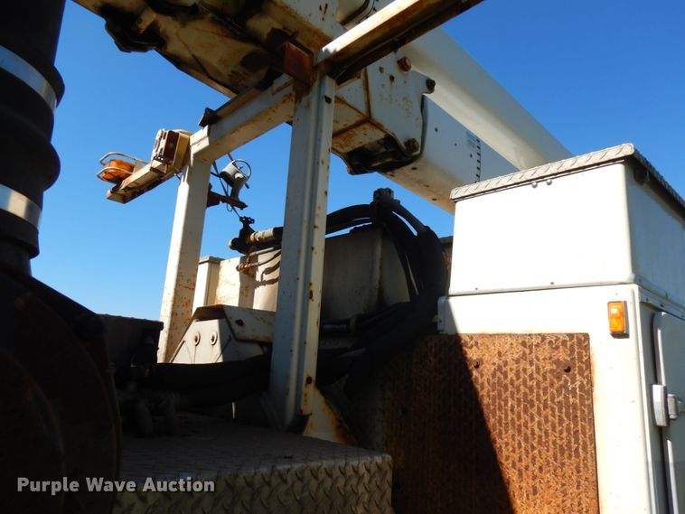 image for item JQ9248 1994 Simon-Duplex 98005-94  bucket truck