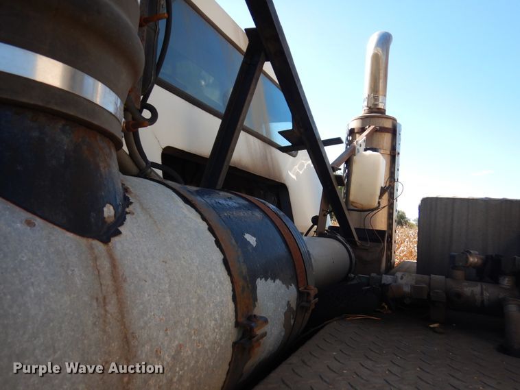 image for item JQ9248 1994 Simon-Duplex 98005-94  bucket truck