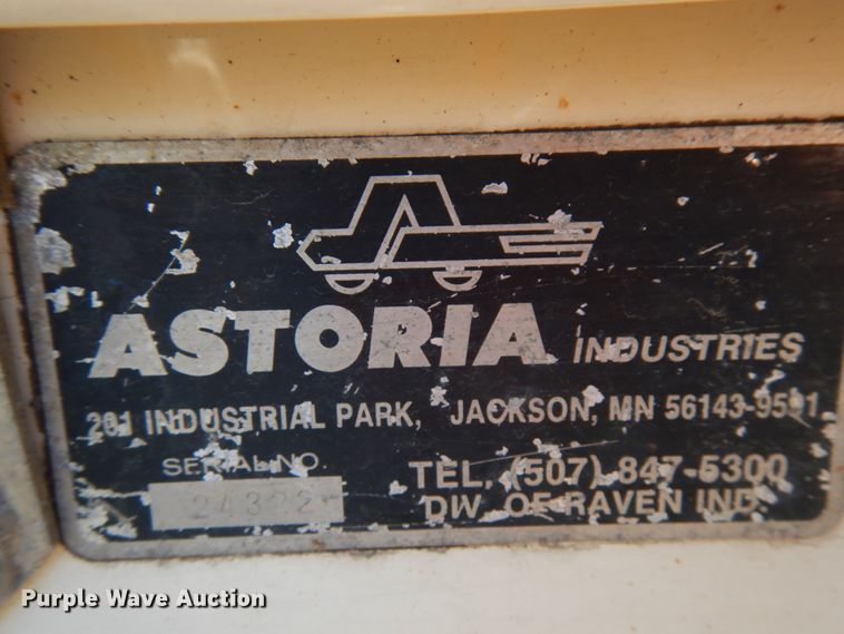 image for item JQ9248 1994 Simon-Duplex 98005-94  bucket truck