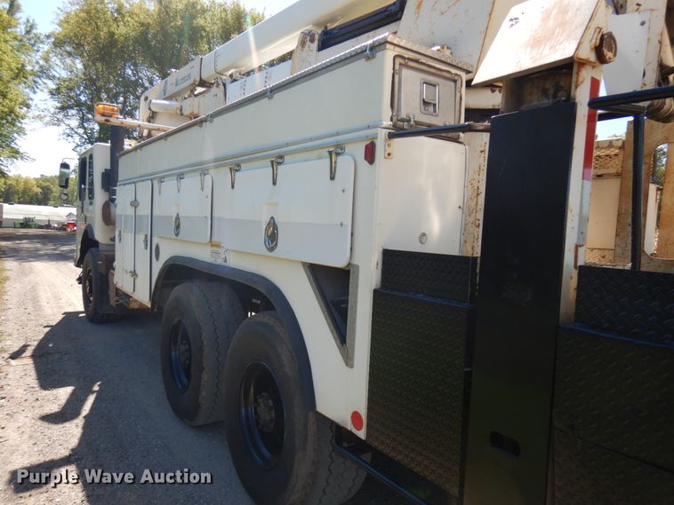 image for item JQ9248 1994 Simon-Duplex 98005-94  bucket truck