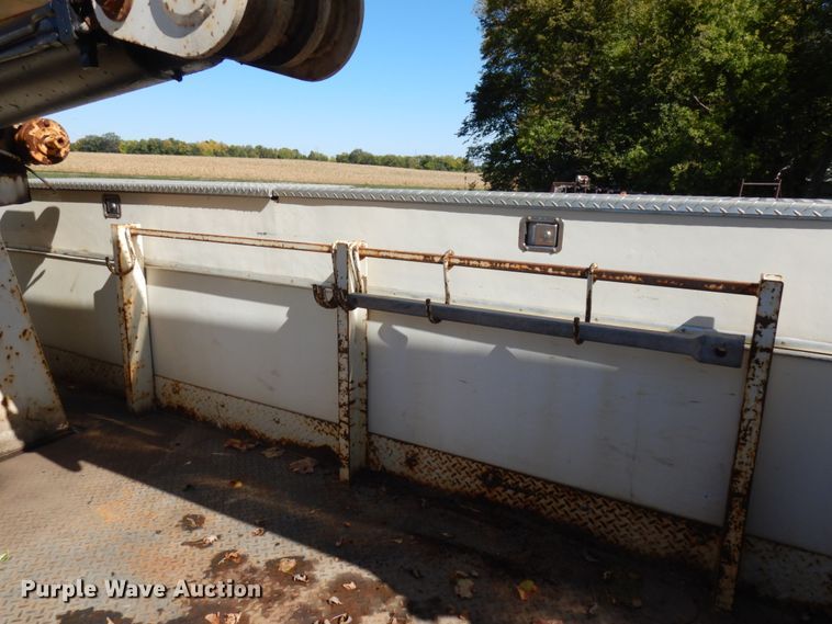 image for item JQ9248 1994 Simon-Duplex 98005-94  bucket truck