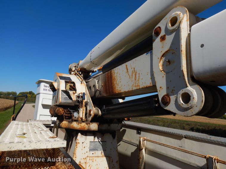 image for item JQ9248 1994 Simon-Duplex 98005-94  bucket truck