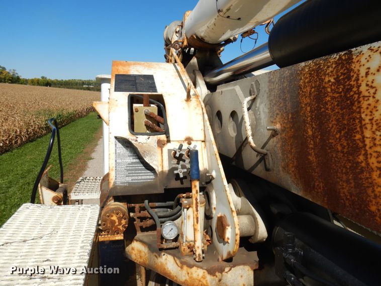 image for item JQ9248 1994 Simon-Duplex 98005-94  bucket truck