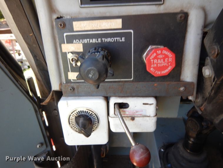 image for item JQ9248 1994 Simon-Duplex 98005-94  bucket truck