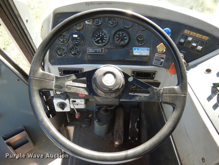 image for item JQ9248 1994 Simon-Duplex 98005-94  bucket truck