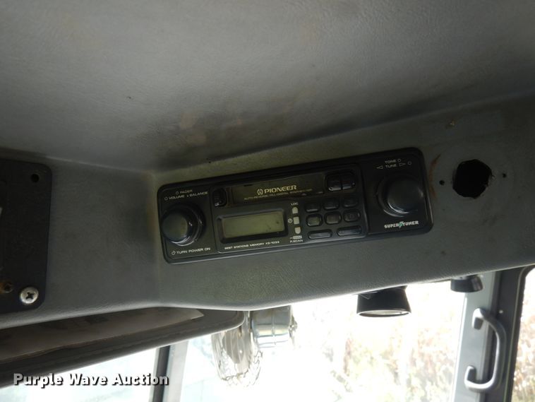 image for item JQ9248 1994 Simon-Duplex 98005-94  bucket truck