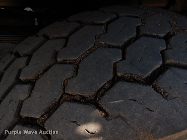 image for item JQ9248 1994 Simon-Duplex 98005-94  bucket truck