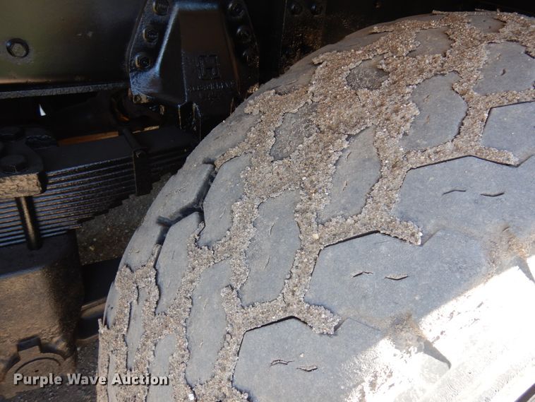 image for item JQ9248 1994 Simon-Duplex 98005-94  bucket truck