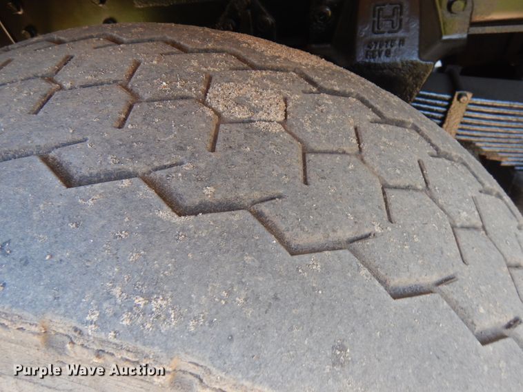 image for item JQ9248 1994 Simon-Duplex 98005-94  bucket truck