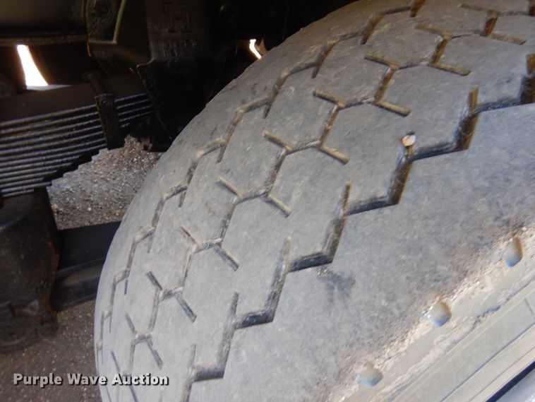 image for item JQ9248 1994 Simon-Duplex 98005-94  bucket truck