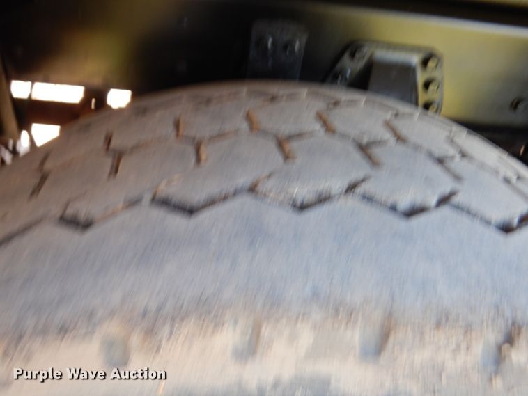 image for item JQ9248 1994 Simon-Duplex 98005-94  bucket truck