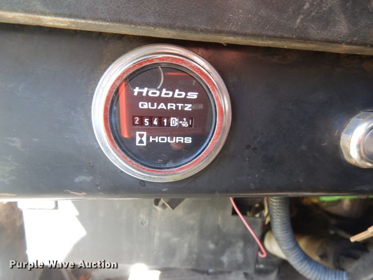 image for item JQ9249 2001 International 4800  bucket truck