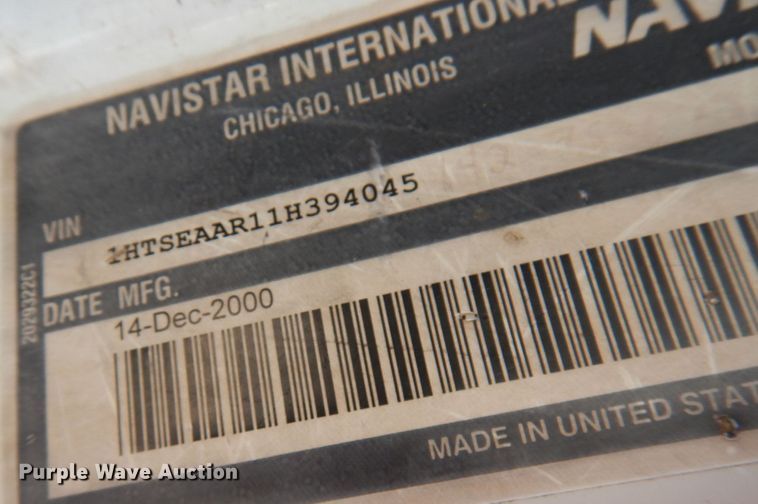 image for item JQ9249 2001 International 4800  bucket truck