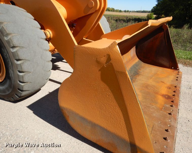 image for item JQ9256 2013 Case 821F  wheel loader