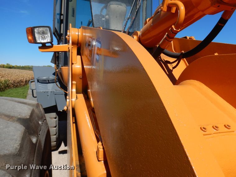 image for item JQ9256 2013 Case 821F  wheel loader
