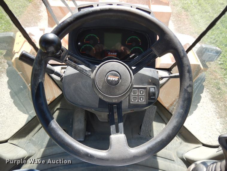 image for item JQ9256 2013 Case 821F  wheel loader