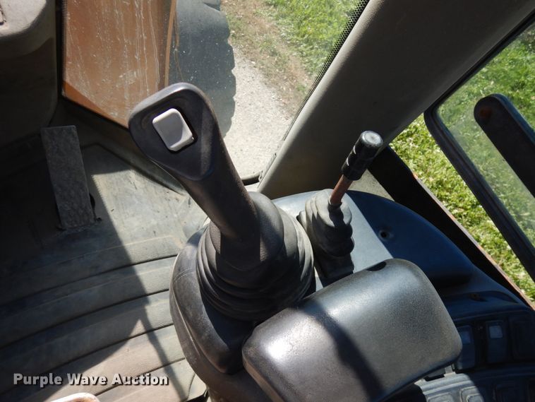 image for item JQ9256 2013 Case 821F  wheel loader