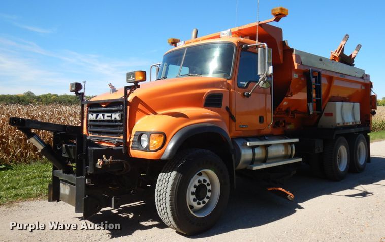 image for item JQ9257 2005 Mack CV713 Granite  dump truck