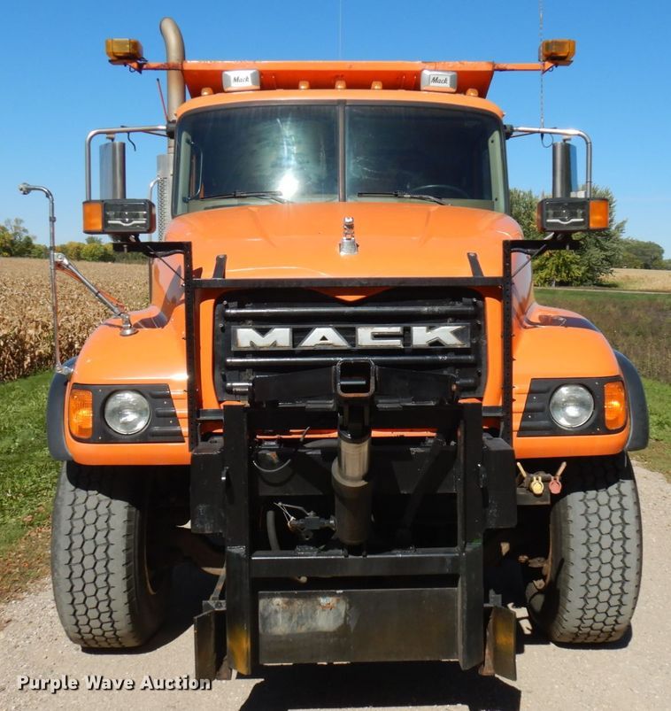 image for item JQ9257 2005 Mack CV713 Granite  dump truck