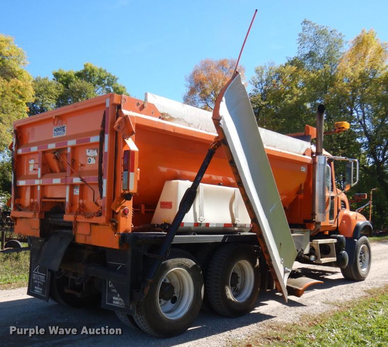 image for item JQ9257 2005 Mack CV713 Granite  dump truck