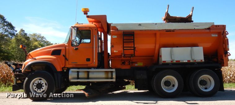 image for item JQ9257 2005 Mack CV713 Granite  dump truck