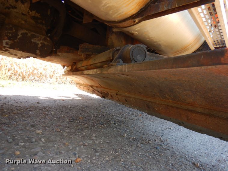 image for item JQ9257 2005 Mack CV713 Granite  dump truck