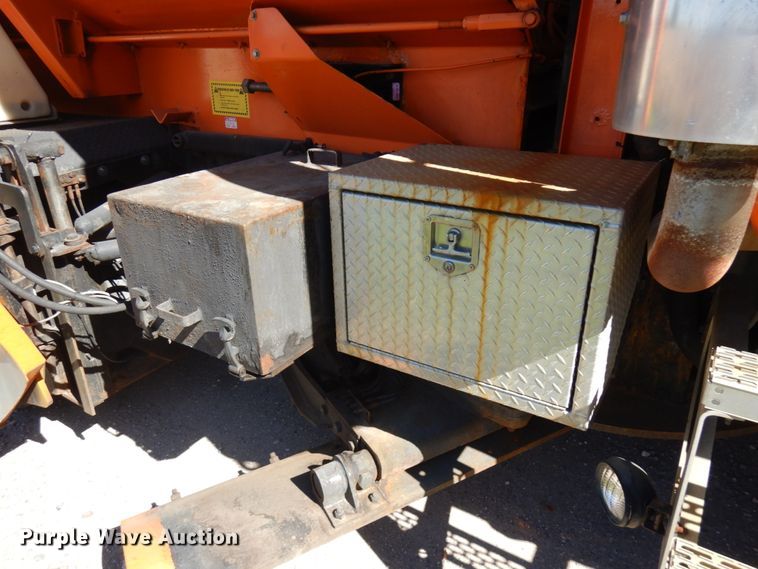 image for item JQ9257 2005 Mack CV713 Granite  dump truck