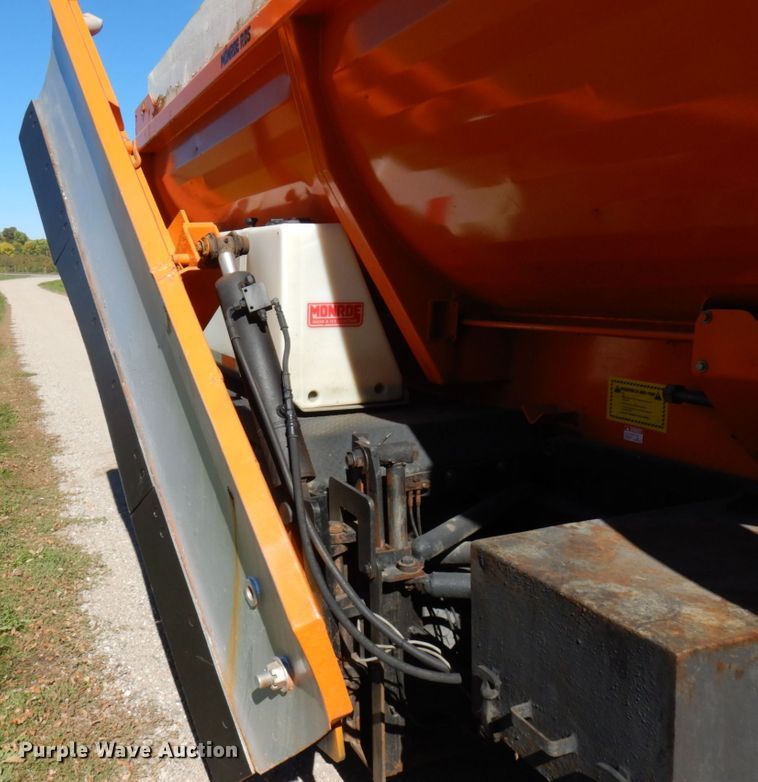 image for item JQ9257 2005 Mack CV713 Granite  dump truck